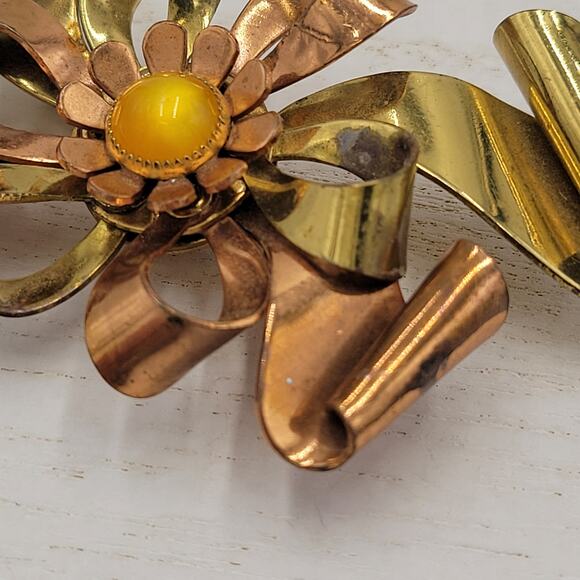 Vintage Two Tone Copper & Gold Ribbon Flower Brooch Pin Yellow Faux Pearl Stone - Picture 8 of 12